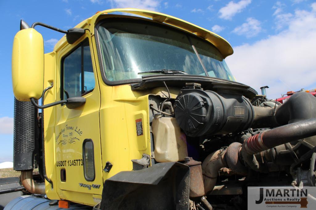 2000 Mack Vision 427 semi truck