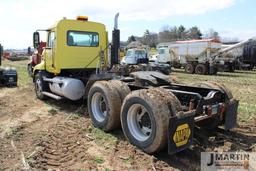 2000 Mack Vision 427 semi truck