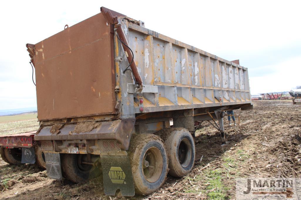 East 30' hyd push trailer