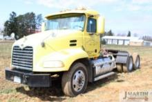 2000 Mack Vision 427 semi truck