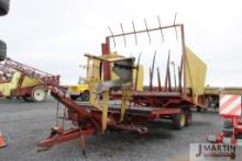 NH stackerliner 1033 small bale stacker wagon