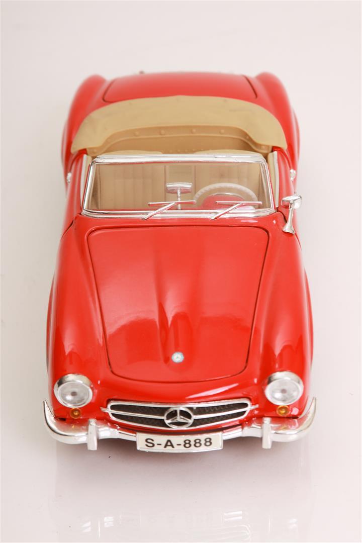 1/18 Scale 1955 MBZ 190SL by Maisto