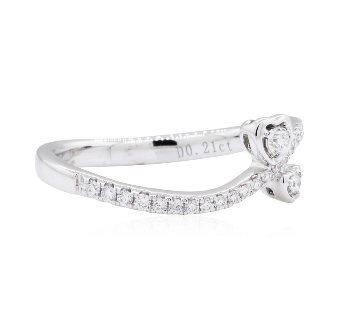 0.21 ctw Diamond Ring - 18KT White Gold