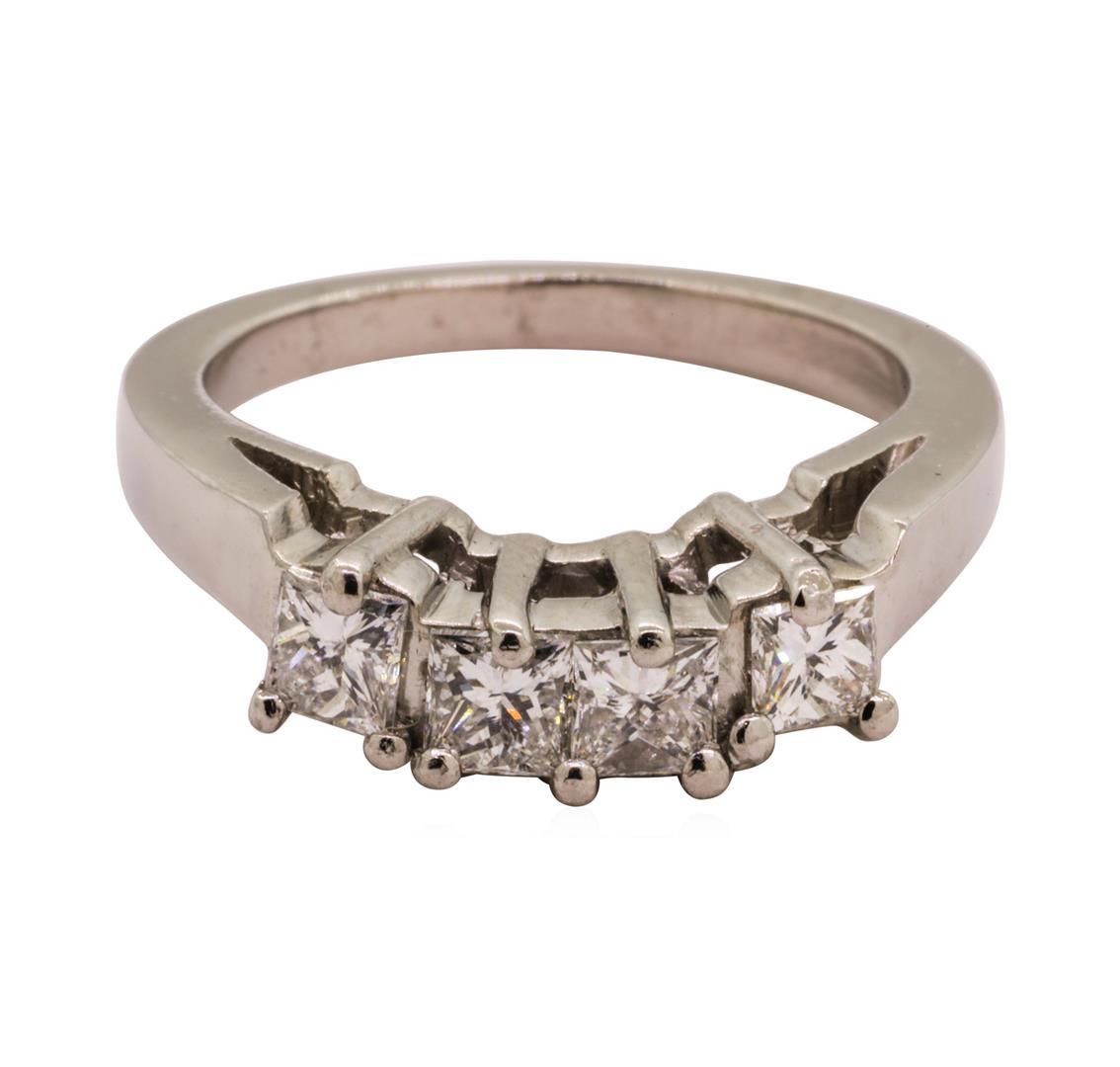 0.65 ctw Diamond Ring - Platinum