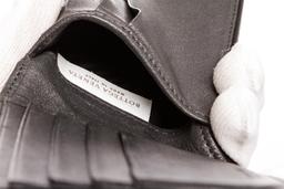 Bottega Veneta Black Gray Leather Mens Woven Bifold Wallet