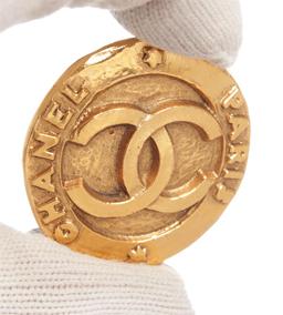 Chanel Gold CC Round Disk Hammered Large Clip On Earrings