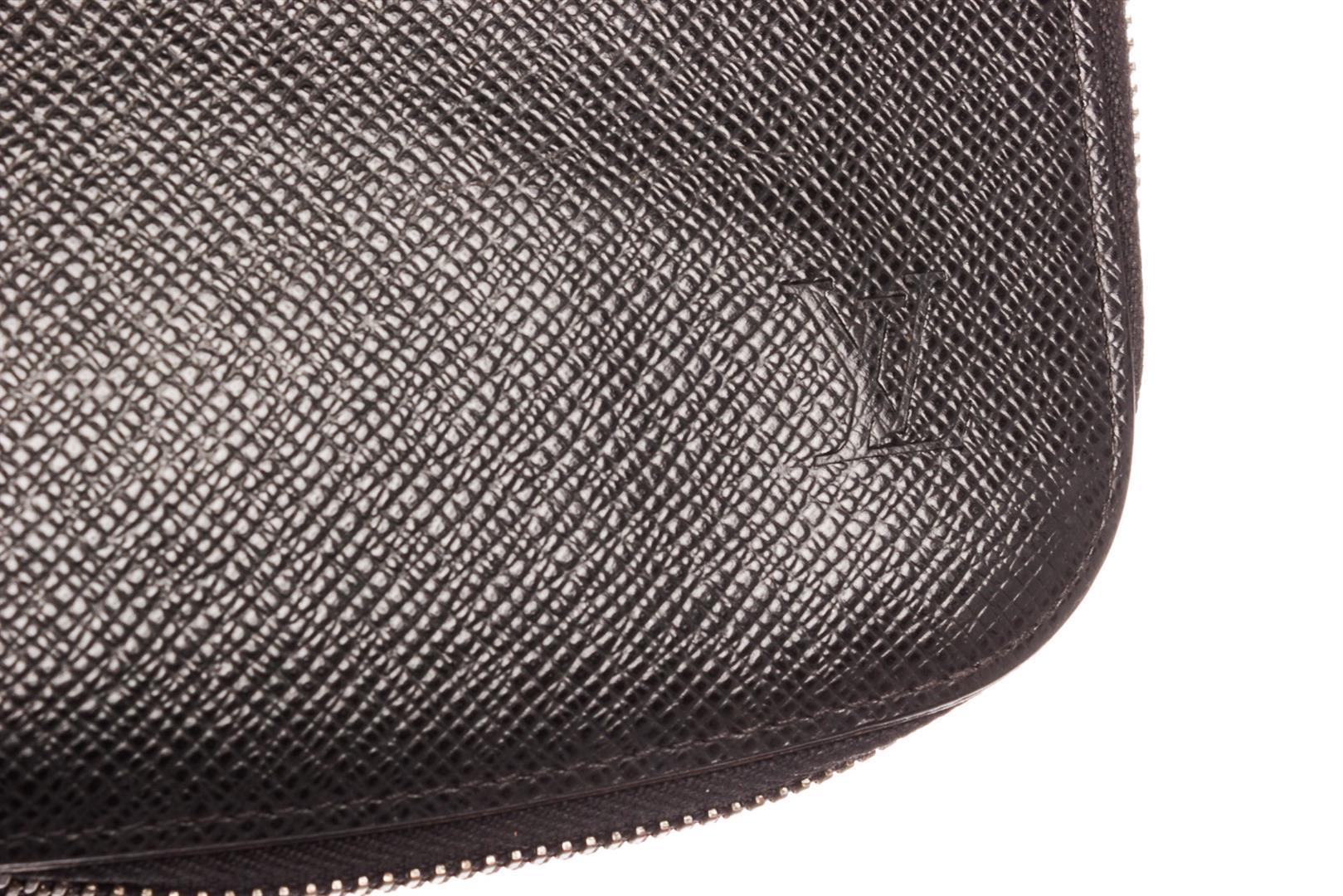 Louis Vuitton BlackTaiga Leather Geode Organizer Wallet Clutch