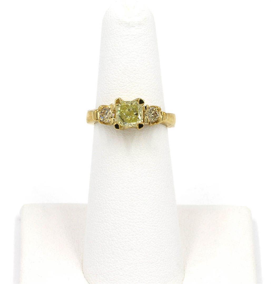 1.25 ctw Diamond Ring - 14KT Yellow Gold