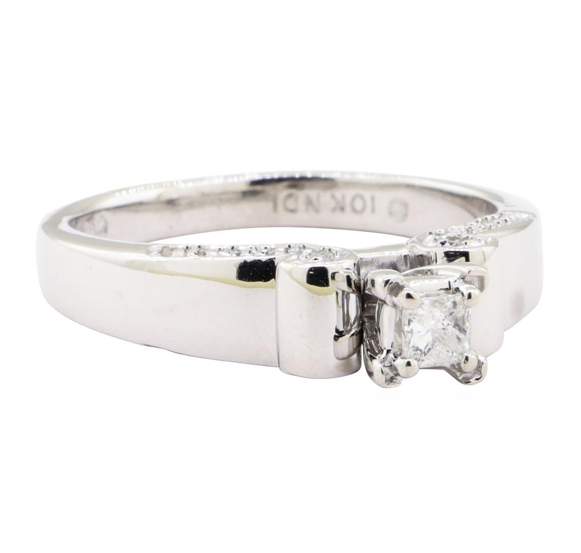 0.25 ctw Diamond Ring - 10KT White Gold