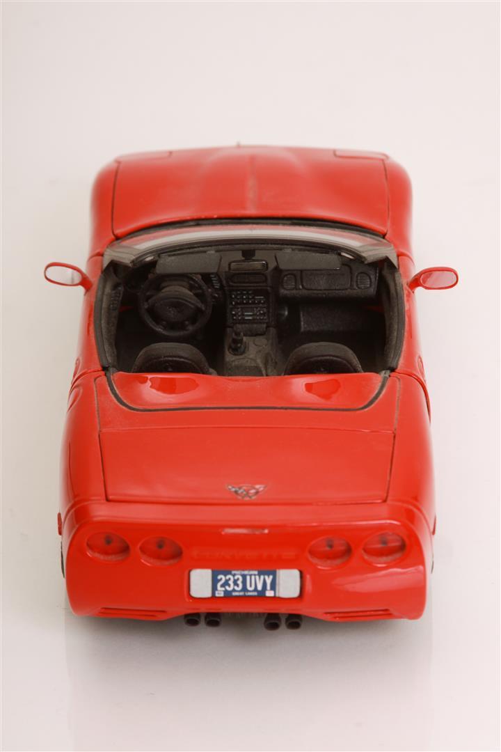 1/18 Scale 1998 Chevrolet Corvette by Maisto