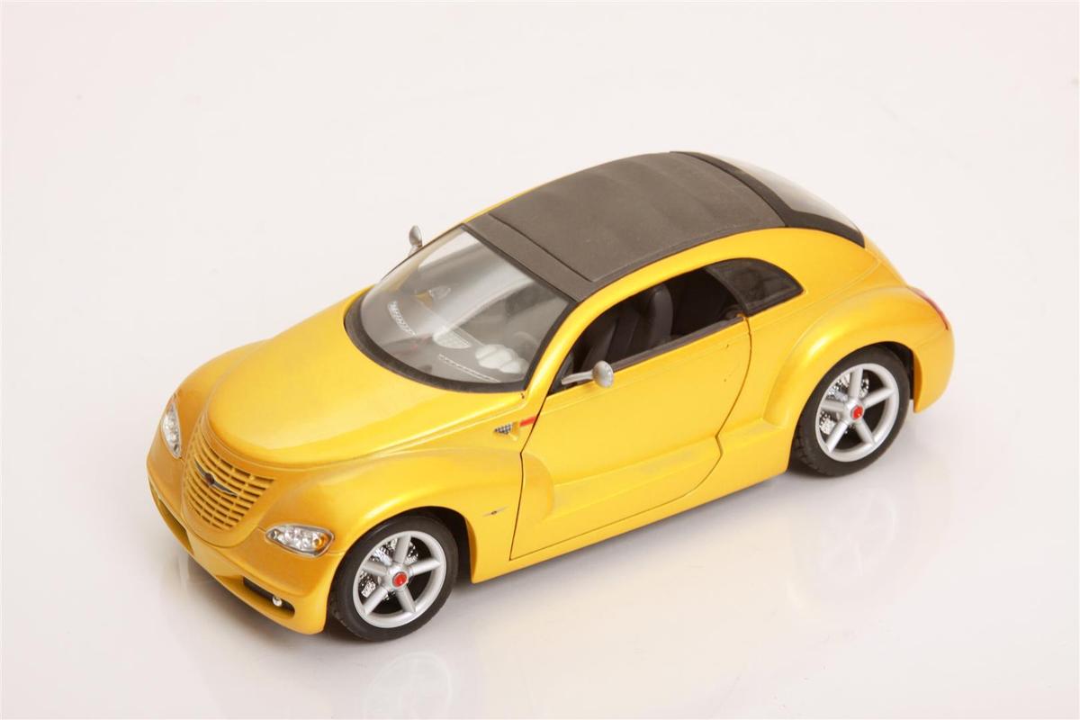 1/18 Scale Chrysler Pronto Cruizer by Maisto