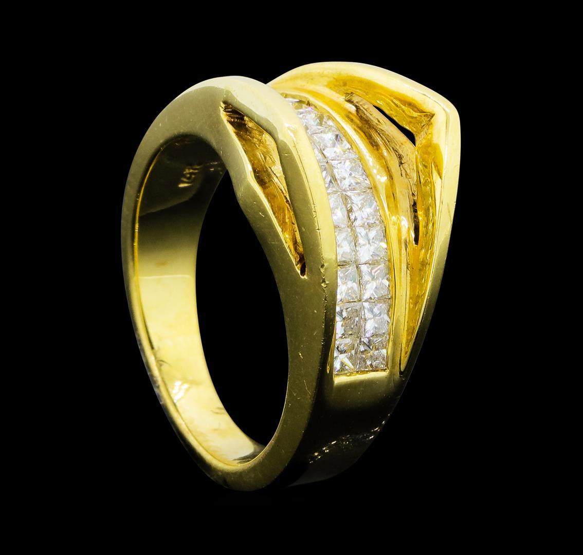 0.80 ctw Diamond Ring - 14KT Yellow Gold