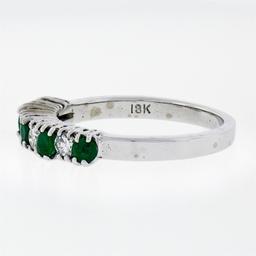 18k White Gold 1.36 ctw Alternating Round Diamond & Emerald Wedding Band Ring