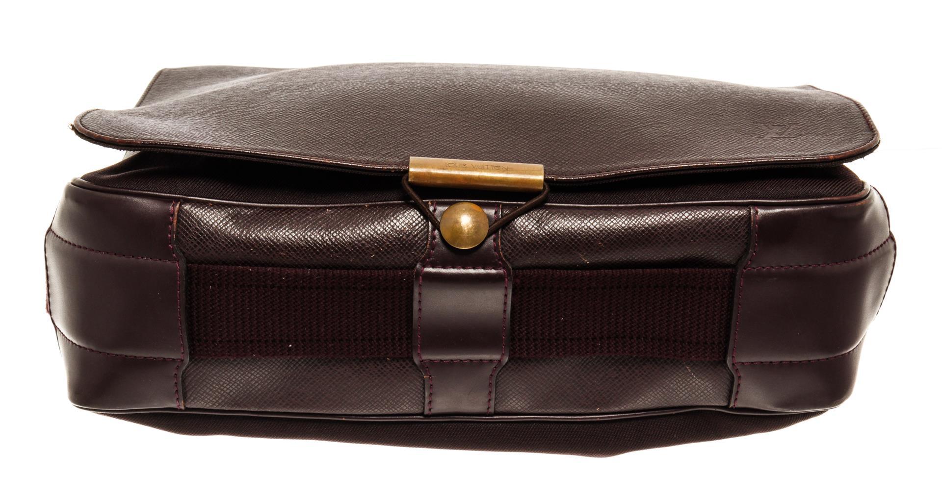 Louis Vuitton Gray Taiga Leather Abbesses Messenger Bag