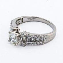 0.75 ctw H COLOR CENTER Diamond Platinum Ring (1.37 ctw Diamonds)