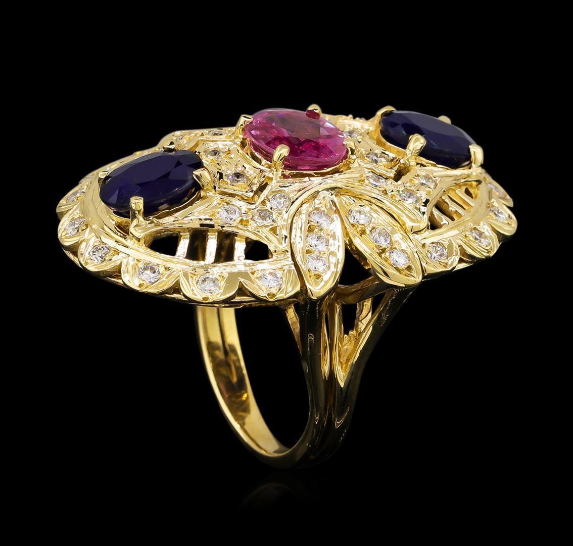 4.58 ctw Sapphire and Diamond Ring - 14KT Yellow Gold