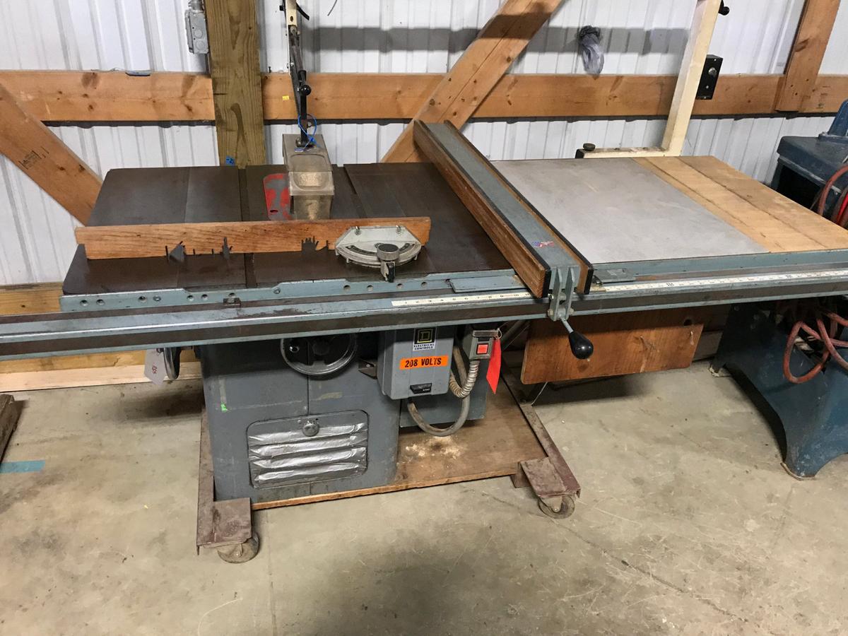 (8024) Delta 10 inch table saw