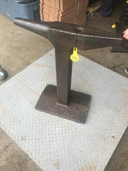 220 pound Cooper Stake Anvil with base