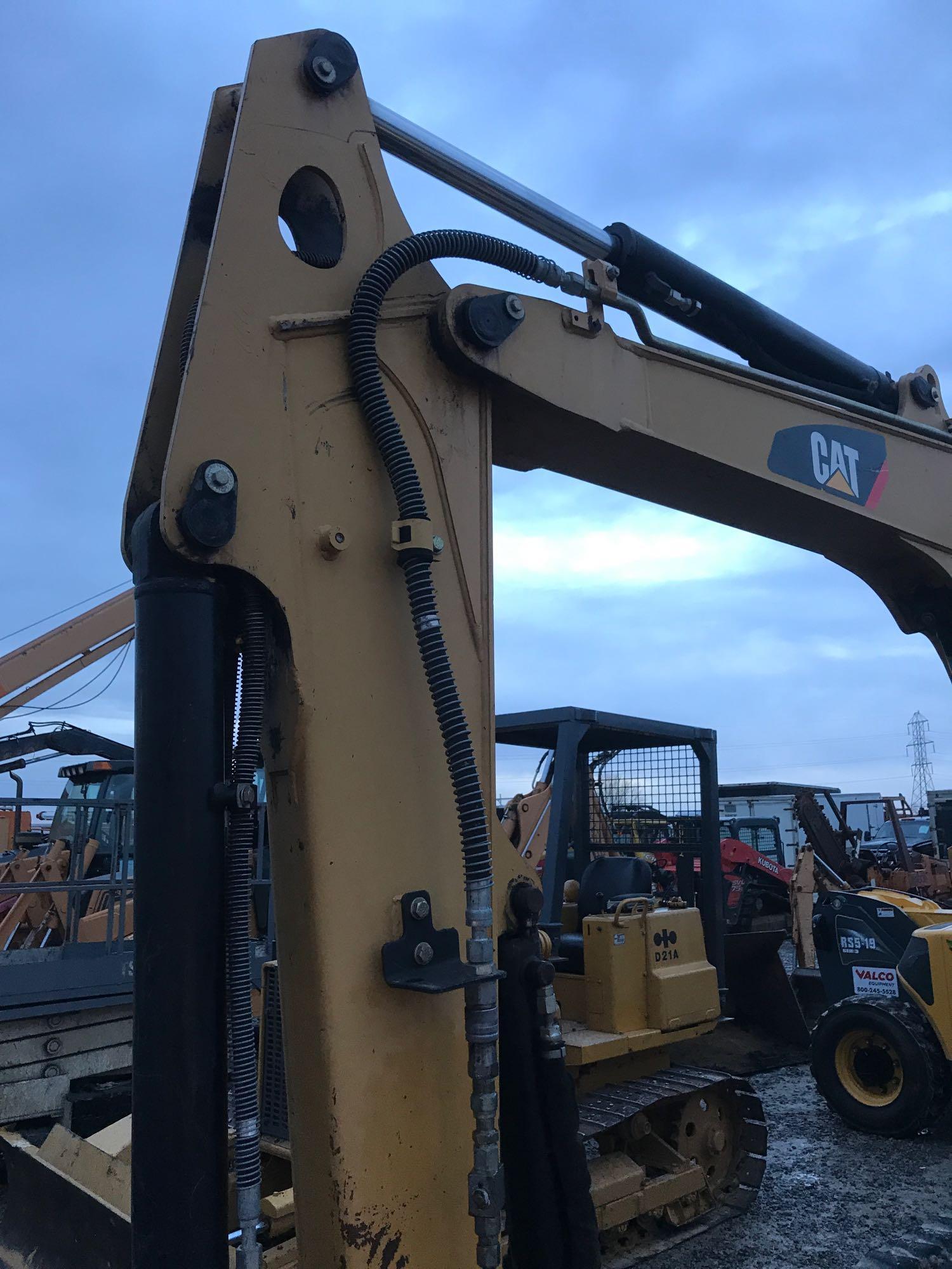 1526- Cat Mini Excavator 305CR