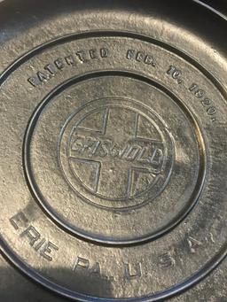 Griswold #8 Cast Iron Dutch Oven with Lid and Trivet