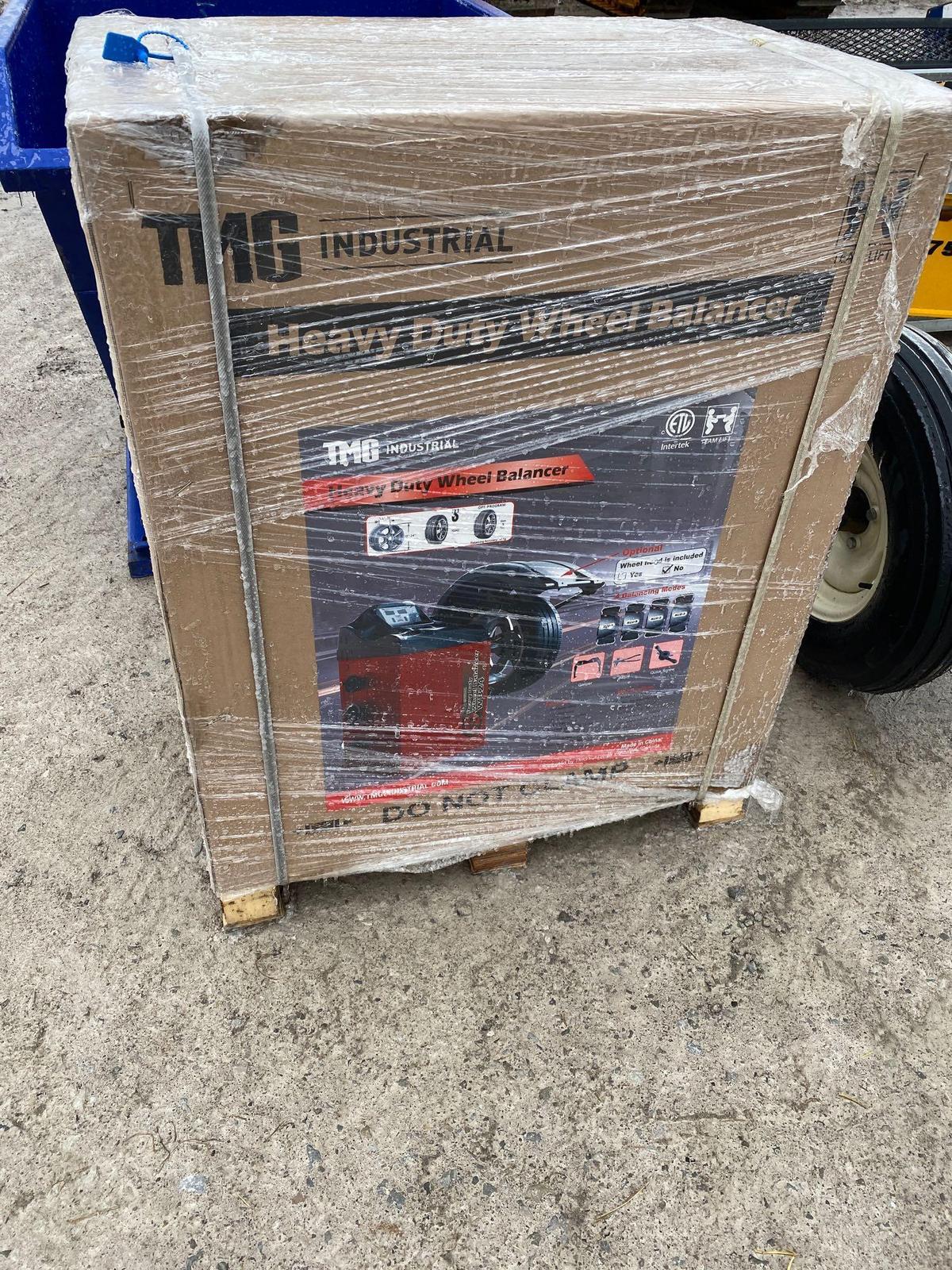 27001- TNG industrial Heavy Duty Wheel Balancer in box