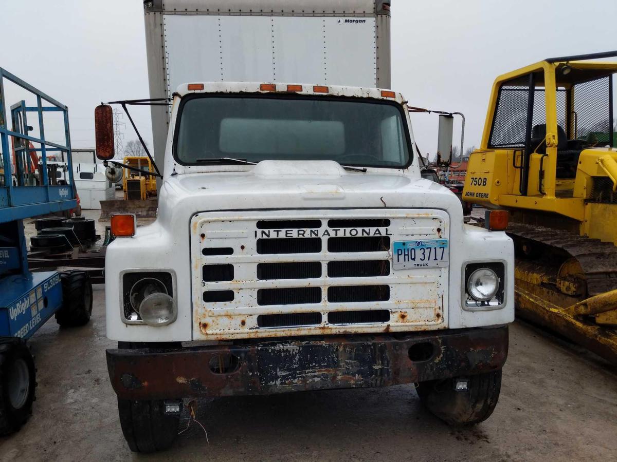 27021- 1978 International S1800 22 ft box truck, showing 244,xxx miles, model 1824. Rear Door needs