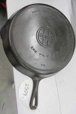 Griswold #12 718 Cast Iron Skillet Large Block logo