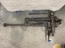 5 1/2 inch Post Vise Nice Bigger Vise