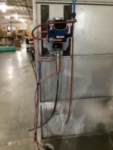 Graco Air Finish Sprayer with Air Assist 15 Spray Gun, In Good Condition,