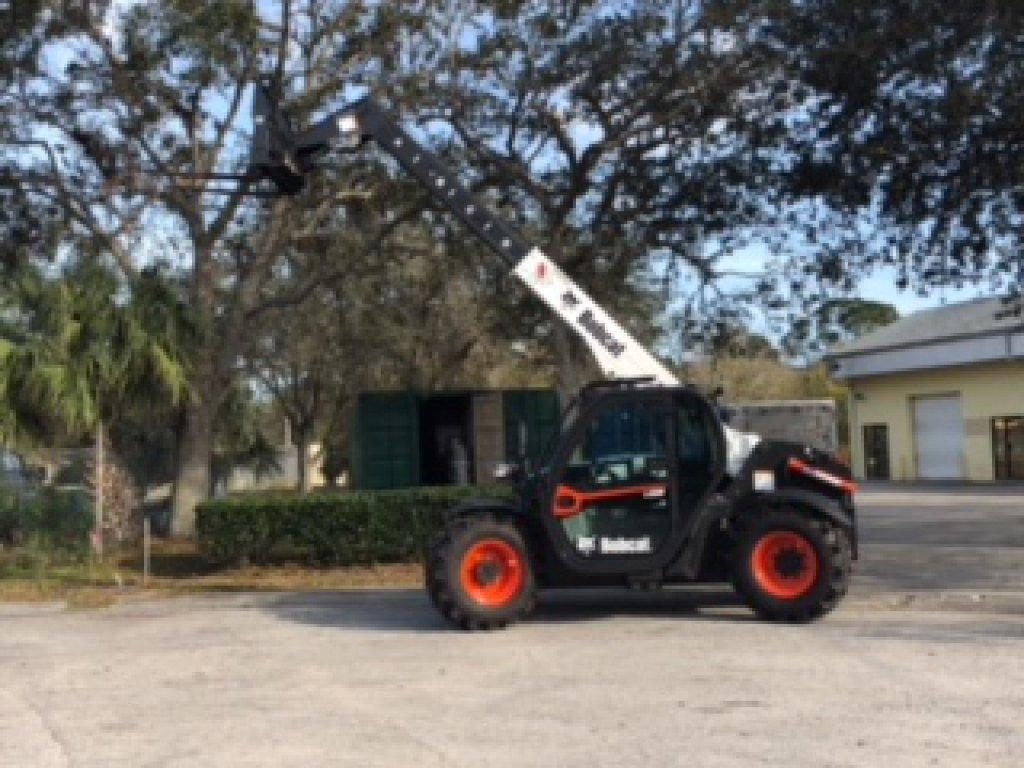 2017 Bobcat V519 Only 230 Hours