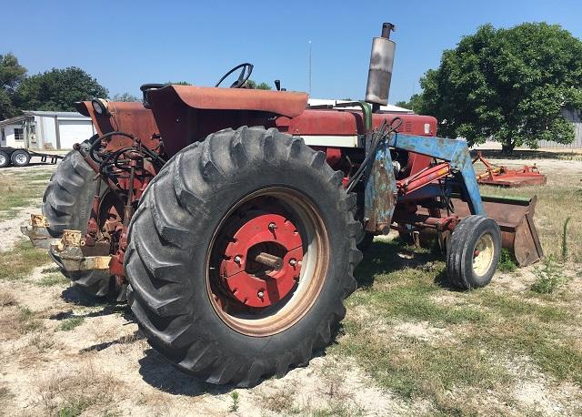 1968 IH 756 Gas