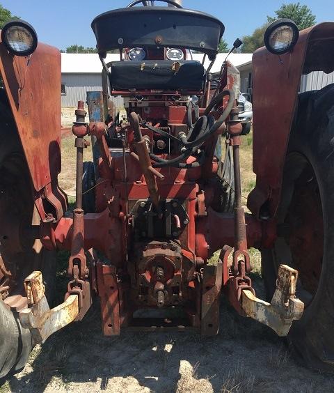 1968 IH 756 Gas