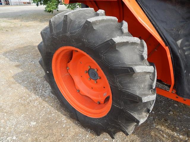 Kubota L3250DT diesel Tractor w/Kubota BF550 front-end loader