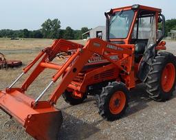 Kubota L3250DT diesel Tractor w/Kubota BF550 front-end loader