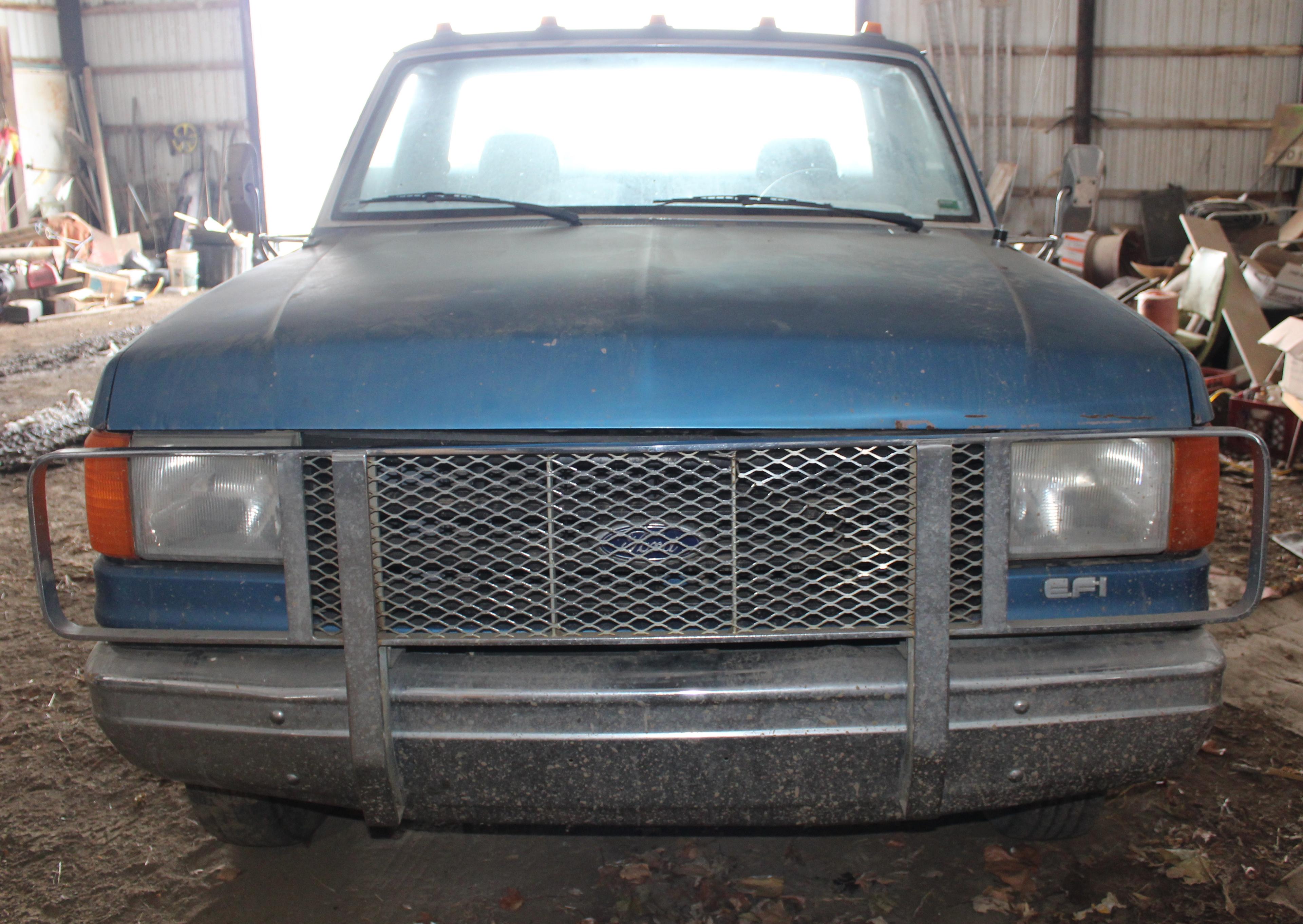 1988 Ford Custom 350 1-ton pickup w/service bed