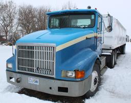 1994 International Twin Screw Truck (2)