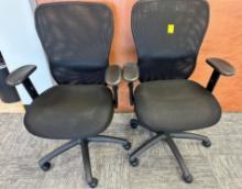 LOT OF 2 OFFICE CHAIRS ON WHEELS