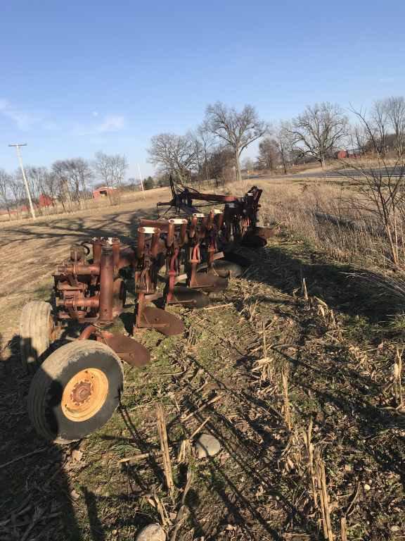 IH 720 Plow