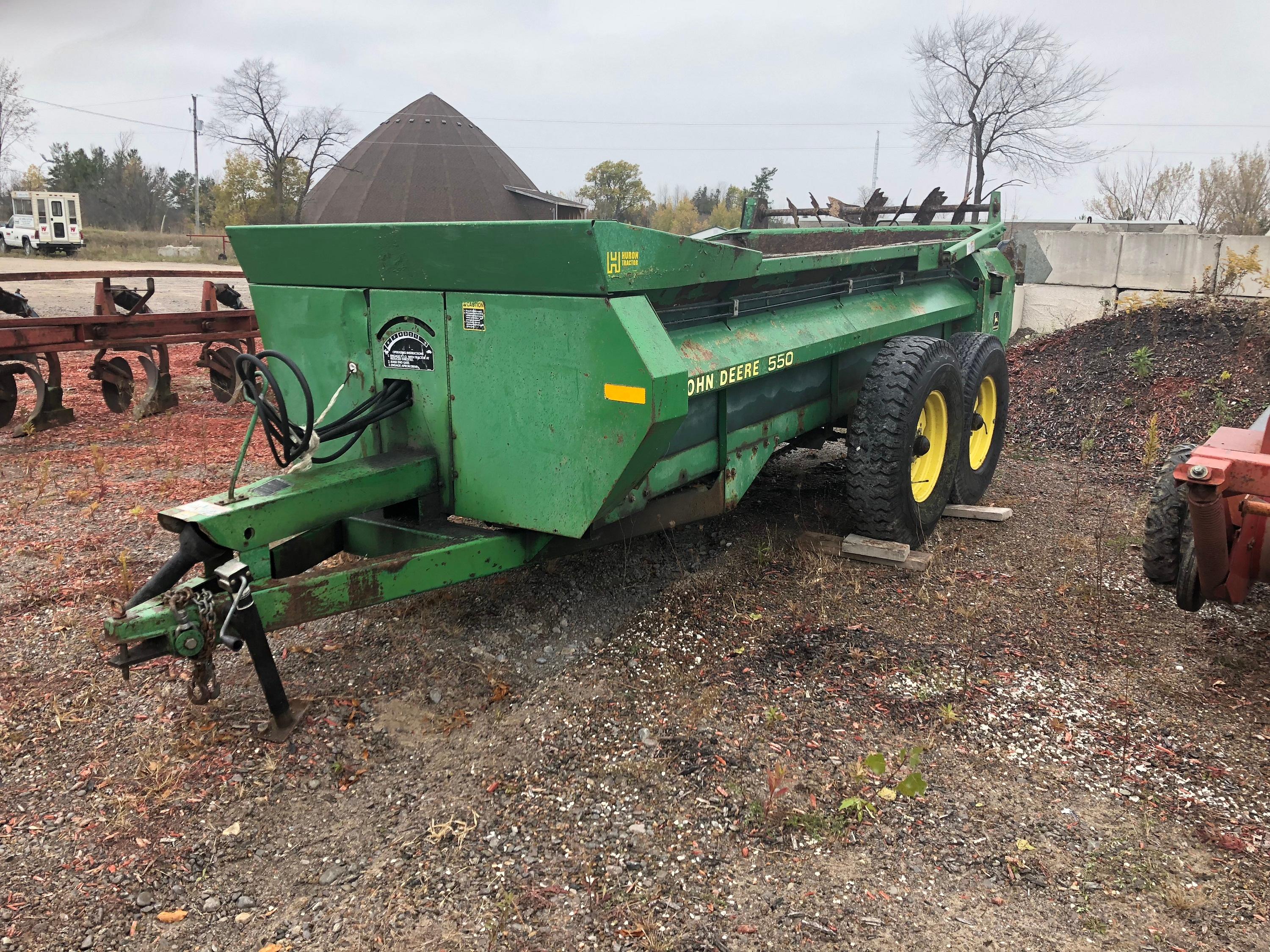 John Deere 550 Manure Spreader