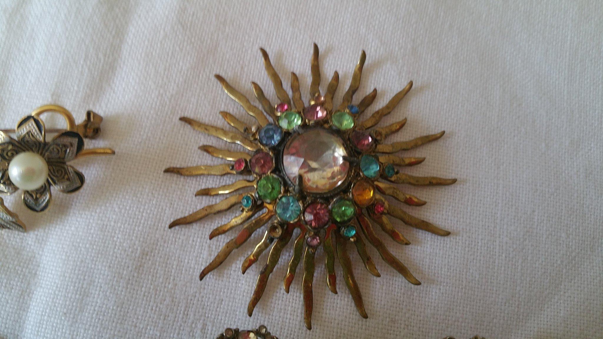 Lot Of Rhinestone Brooch And Pins