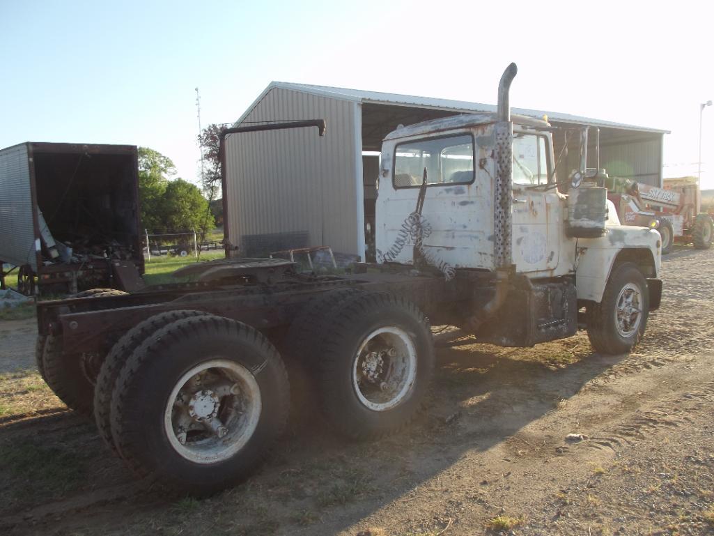 1971 MACK R685ST T/A TRUCK TRACTOR, S/N 8685ST20652, MACK ENG, DOUBLE STICK 5 SPEED TRANS, OD READS