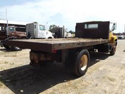 1990 GMC TOPKICK S/A FLATBED TRUCK, S/N 1GDJ7H1P7LJ604844, V8 GAS ENG, AUTO TRANS, OD READS 168595