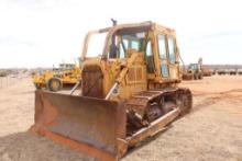 1978 CAT D6D CRAWLER TRACTOR, S/N 4X3532, S/BLADE W/TILT, BACKUP RIPPERS, SWEEPS, CAB, HOUR METER