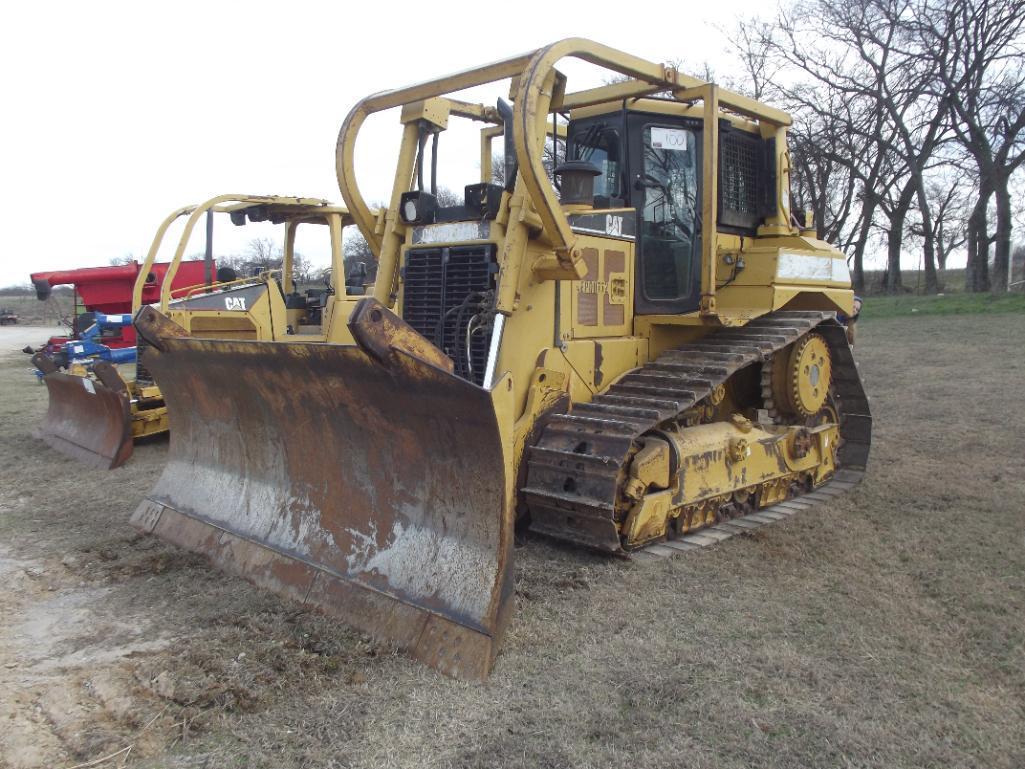 2006 CAT D6RXW SERIES II CRAWLER TRACTOR, S/N AEP00772, 6 WAY BLADE, SWEEPS, CAB, HOUR METER READS