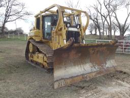 2006 CAT D6RXW SERIES II CRAWLER TRACTOR, S/N AEP00772, 6 WAY BLADE, SWEEPS, CAB, HOUR METER READS