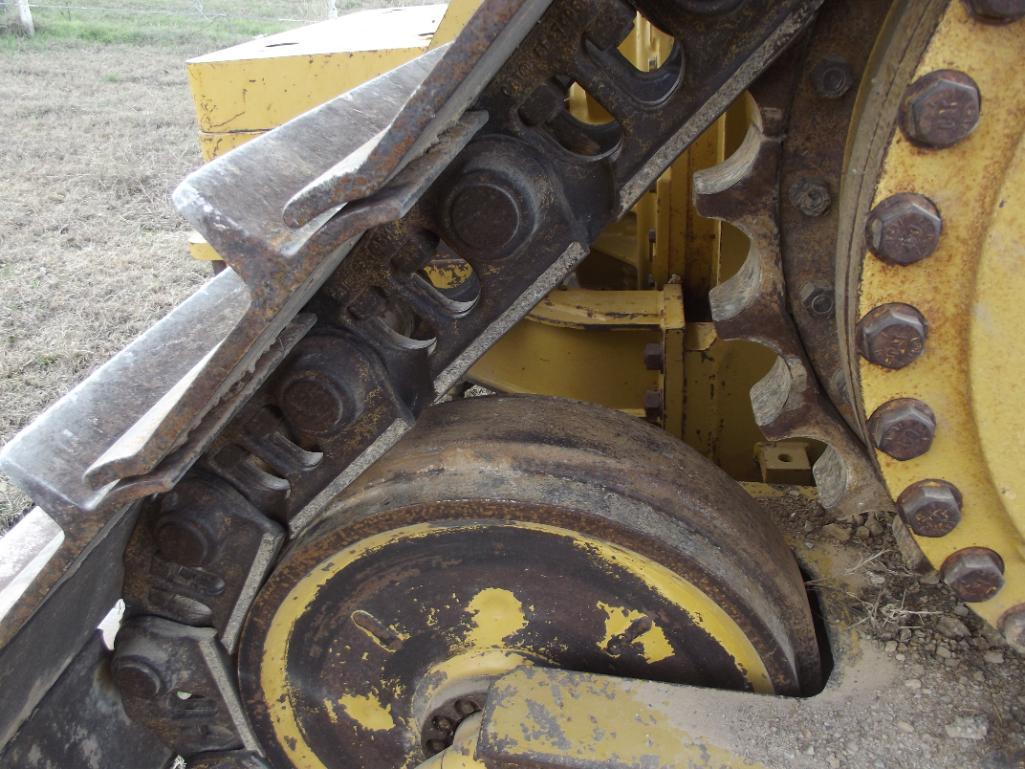 2006 CAT D6RXW SERIES II CRAWLER TRACTOR, S/N AEP00772, 6 WAY BLADE, SWEEPS, CAB, HOUR METER READS