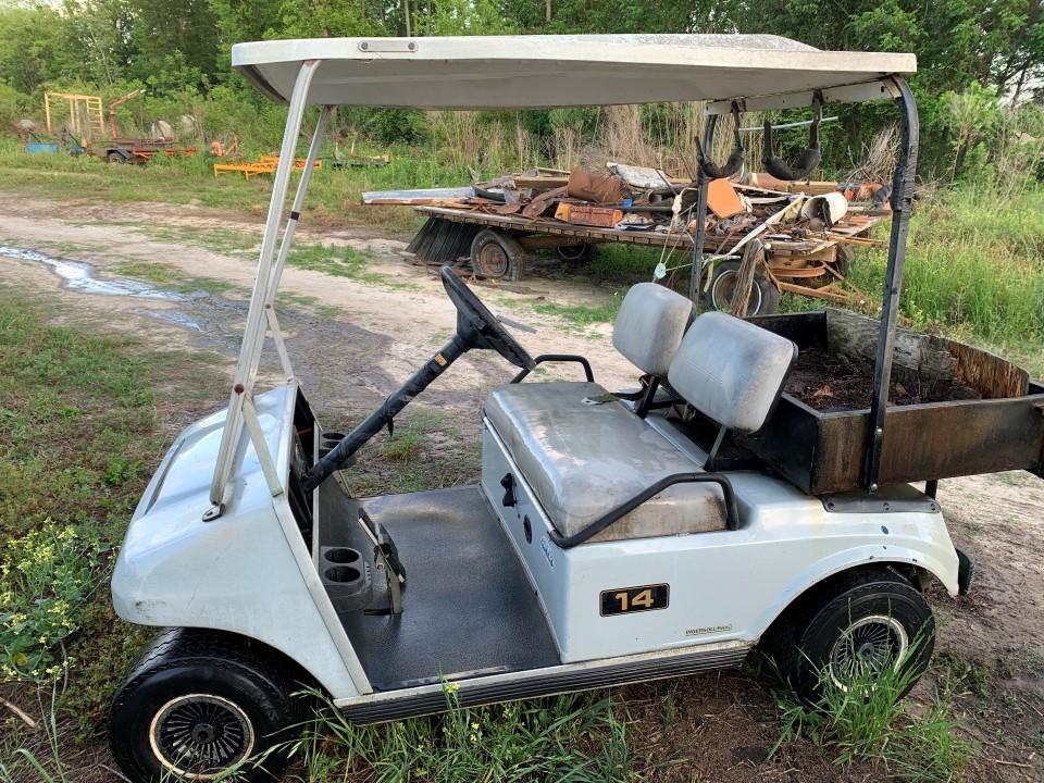 Club Car, electric golf cart - no batteries or charger, non-runner