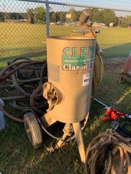 Clemco Classic Sandblaster W/ 150 Hose