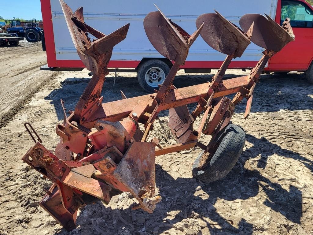 Massey Ferguson 4 Row Bottom Plow