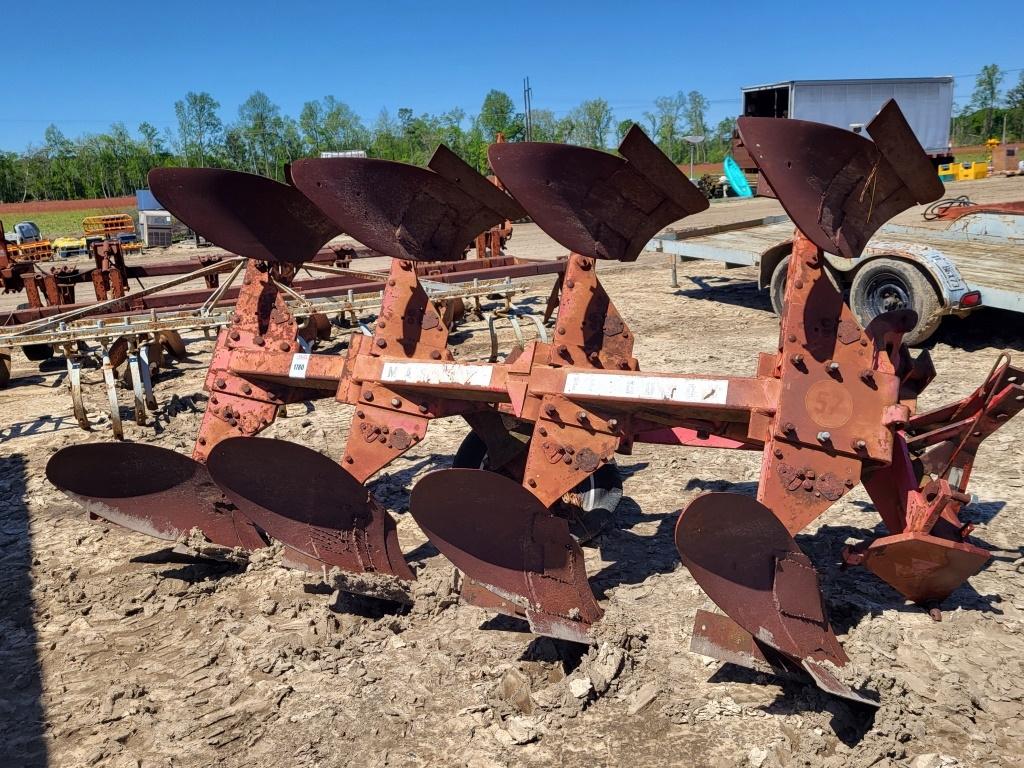 Massey Ferguson 4 Row Bottom Plow